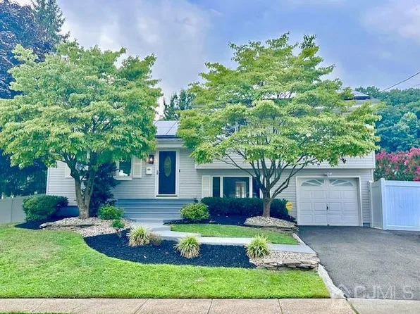 25 Mercury Cir, South Amboy, NJ 08879