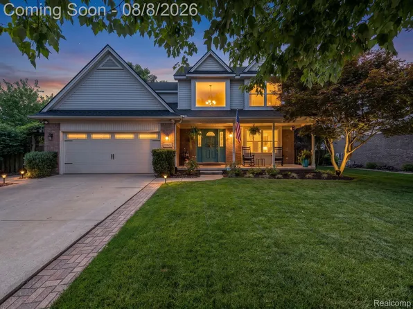 22045 Cherrywood Rd, Woodhaven, MI 48183