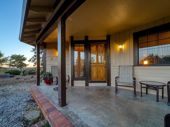 3rd image of 22510 Meadowcrest Ln