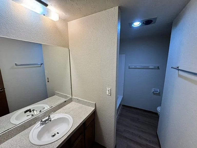 8606 S Drexel Pl — Photo 8