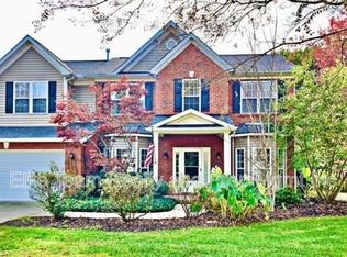 2112 Dunnwood Hills Dr, Matthews, NC 28105