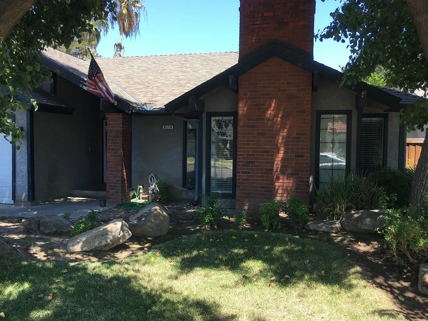 8114 N Mariposa St photo 1