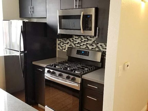3rd image of 6522 La Mirada Ave
