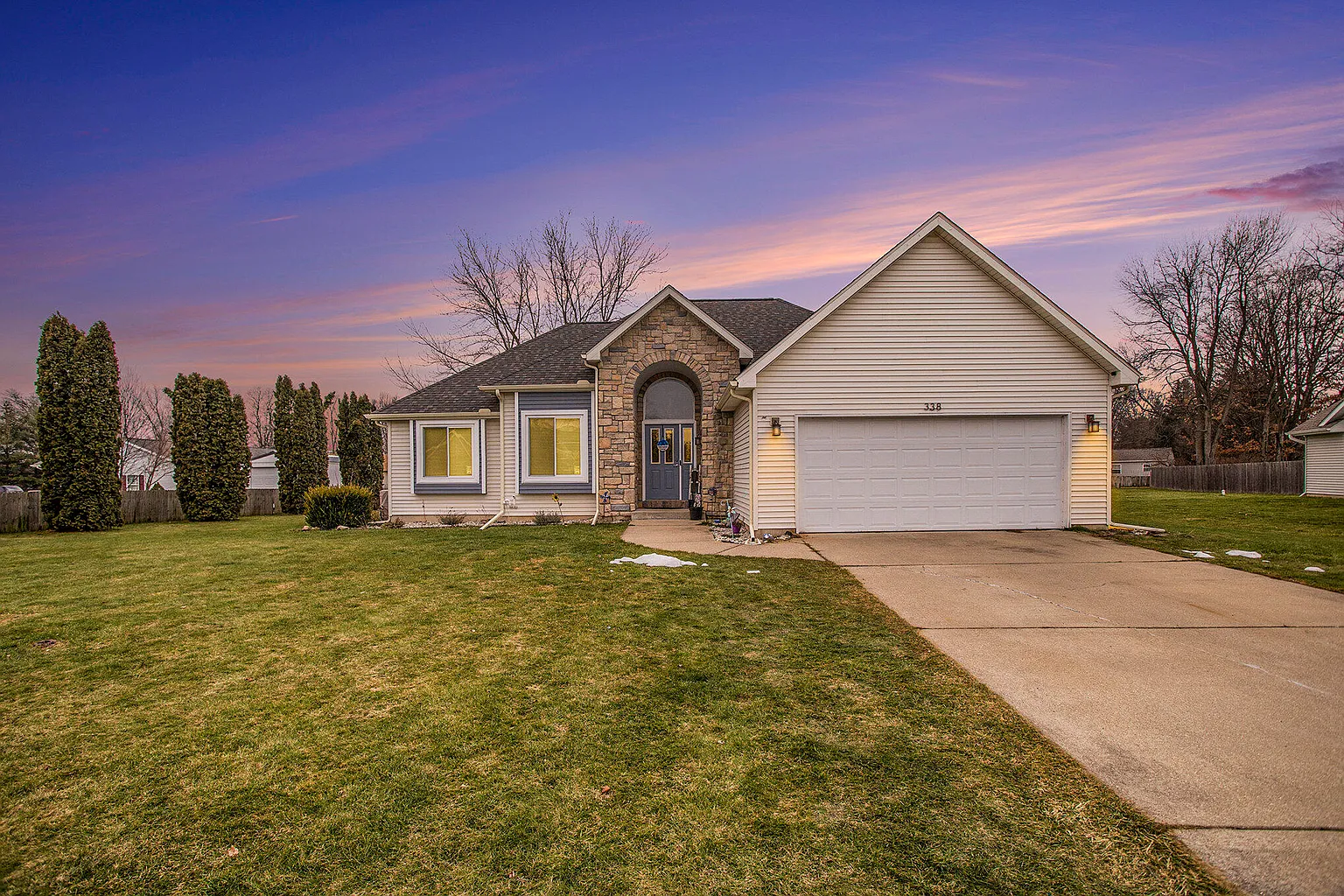 338 Prairie Dr photo 1