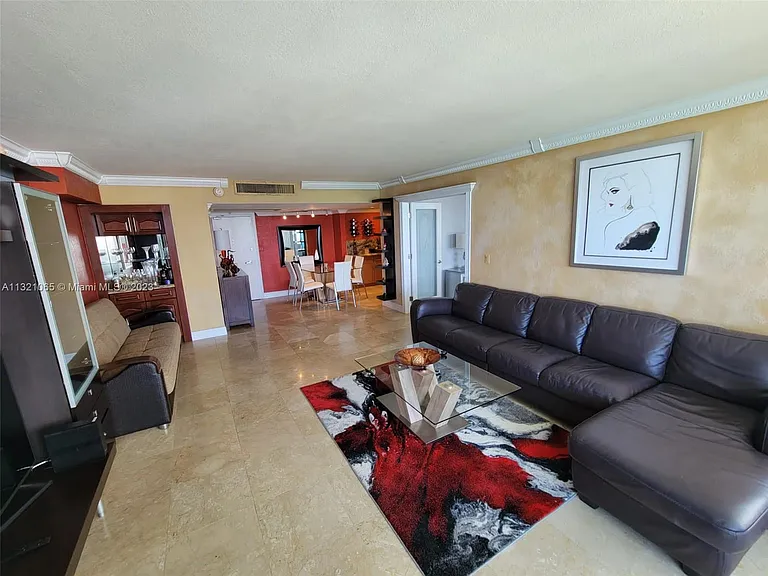 5151 Collins Ave #1036 — Photo 9