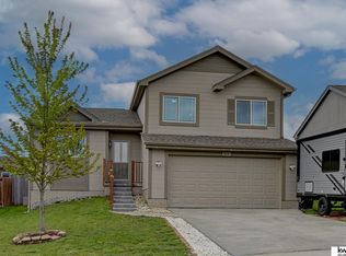 9119 Hanover St, Omaha, NE 68122