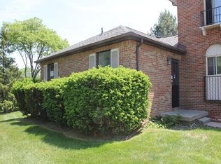 1047 River Hill Dr, Flint, MI
