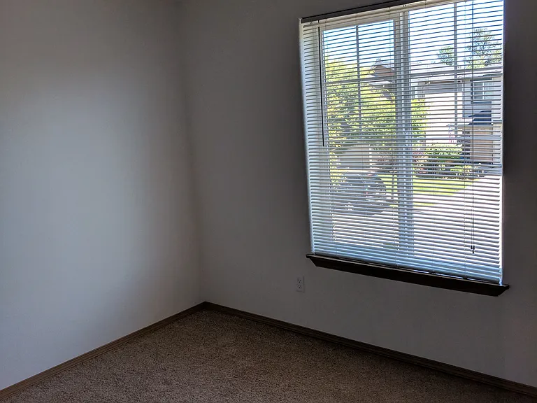 445 Donna Dr — Photo 8