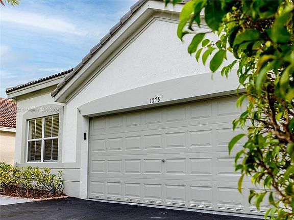 3rd image of 1579 Banyan Way