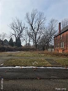1st image of 5123 Commonwealth St