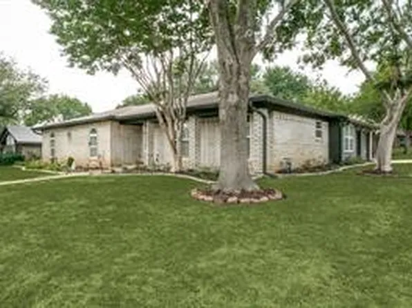 600 Womack Ct, Hurst, TX 76054
