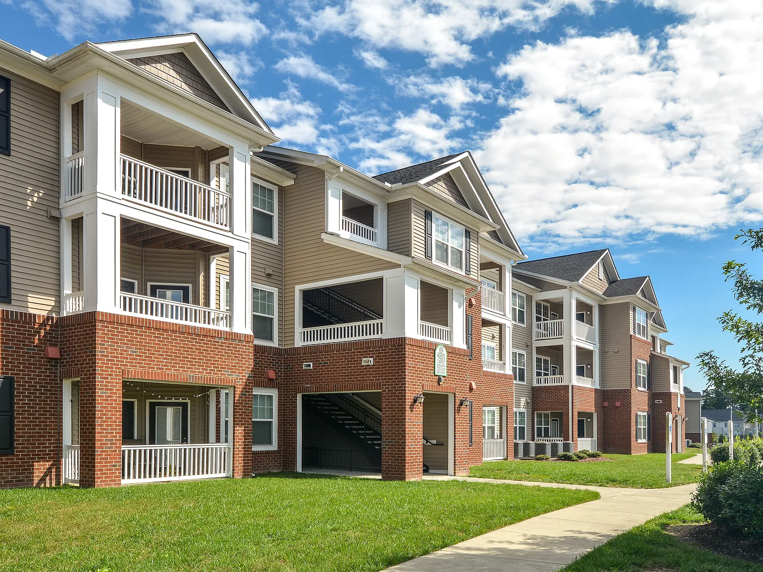 Brighton Pointe Apartments Homes — Photo 1