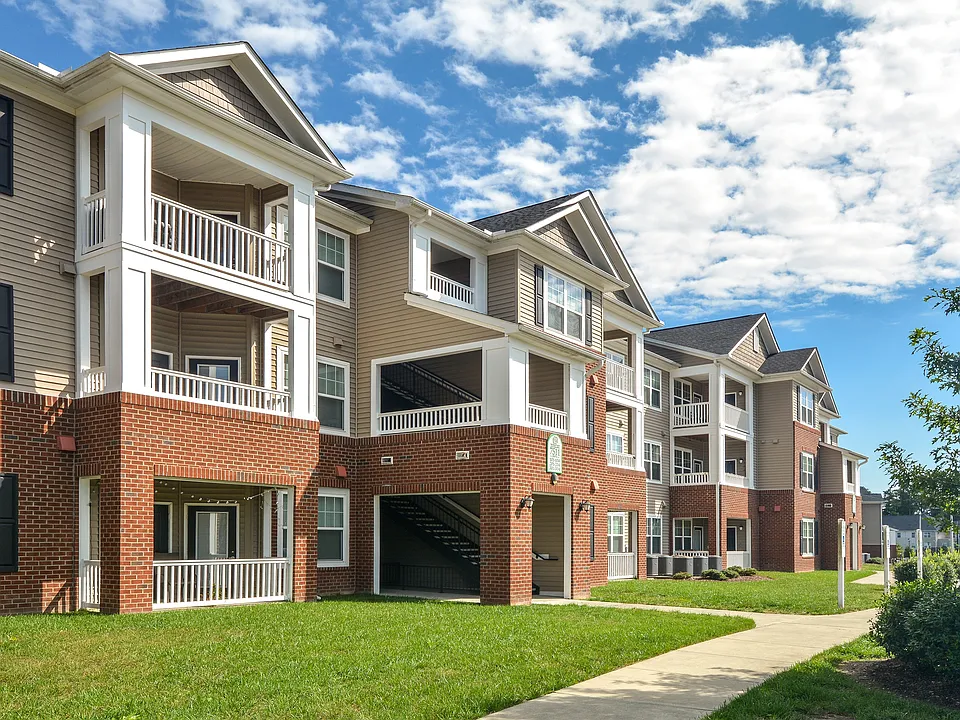 Brighton Pointe Apartments Homes