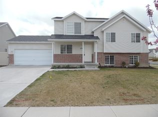 173 Apple Ave, Saratoga Springs, UT 84045