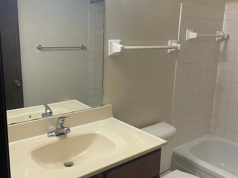 Pinecrest Apartments — Photo 32