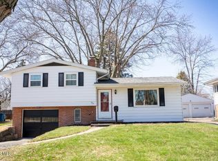 462 S Goodyear St, Oregon, OH 43616