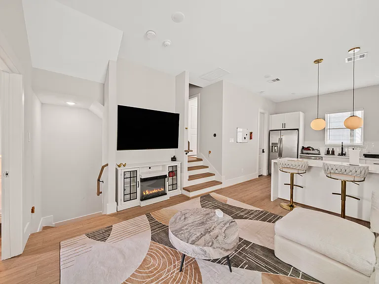 4816 Cochran St — Photo 11
