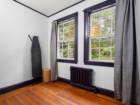 3rd image of 14 Linden St