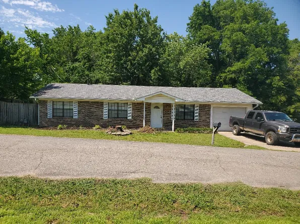 211 Thompson Ave, Poteau, OK 74953