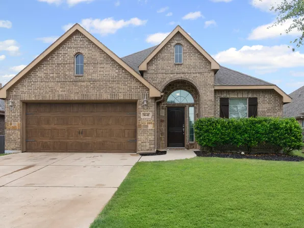 8640 Running River Ln, Fort Worth, TX 76131
