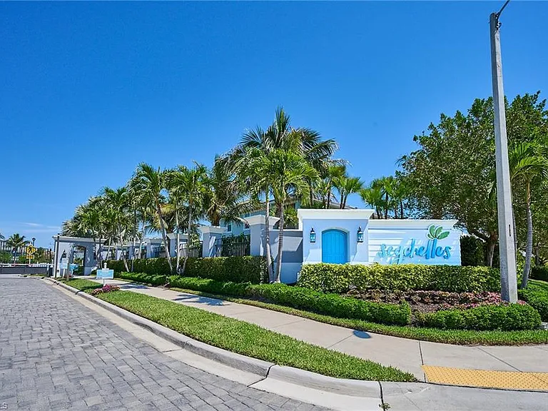 2626 Seychelles Cir #1404 — Photo 44