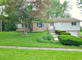 1 Cari Ct, Dekalb, IL 60115