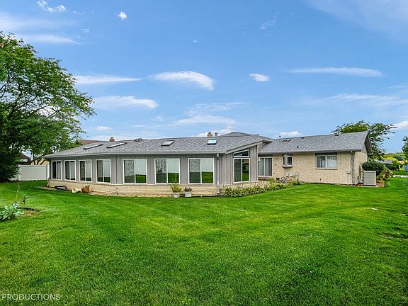 4th image of 18609 Neal Cir