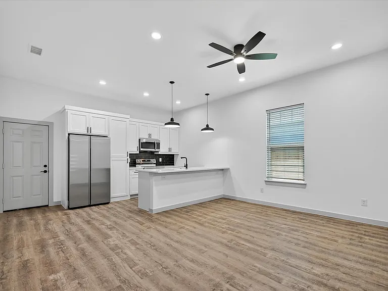 2107 Church St #B — Photo 2