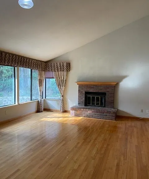 335 Live Oak Dr — Photo 7