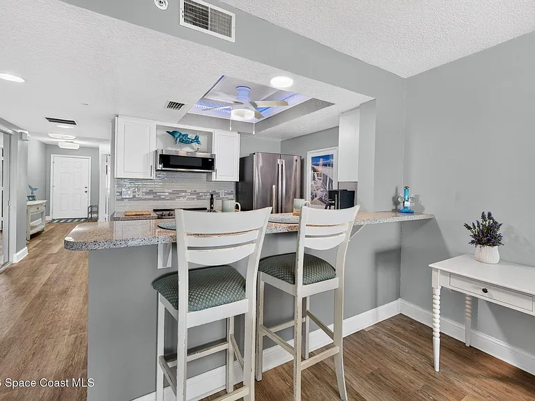 606 Shorewood Dr #C402 — Photo 16