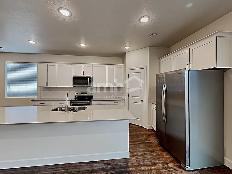 4404 N Poplar St — Photo 5