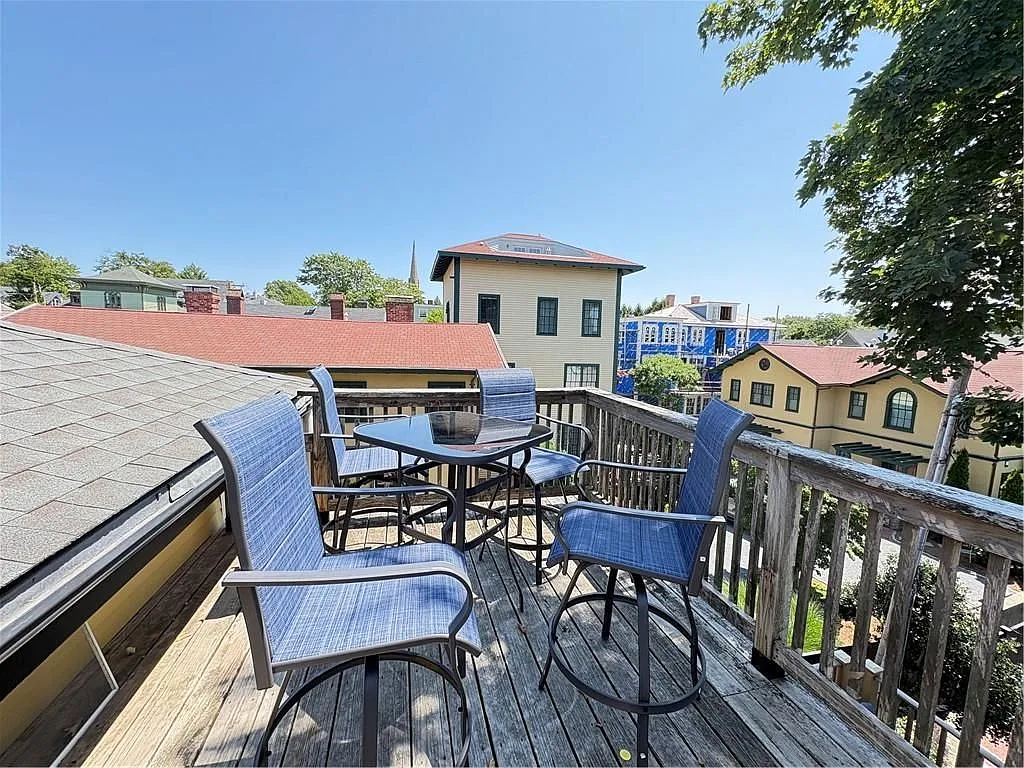 2 bed, 2.0 bath, 1241 sqft, $3,200 — Photo 3