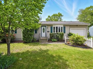 5 Blueberry Hill St, Springfield, MA 01128