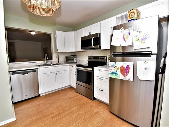 3rd image of 2716 Mimosa Ct #2716