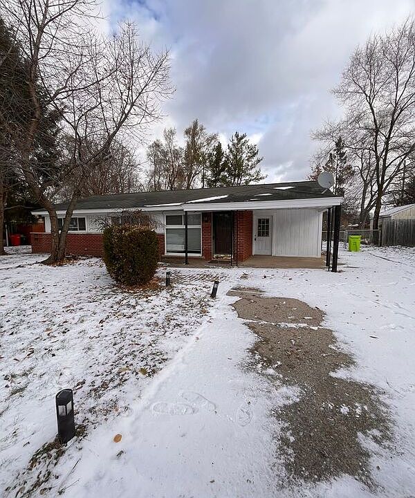 1st image of 2420 Walce Dr