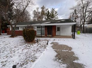 2420 Walce Dr, West Bloomfield, MI 48324