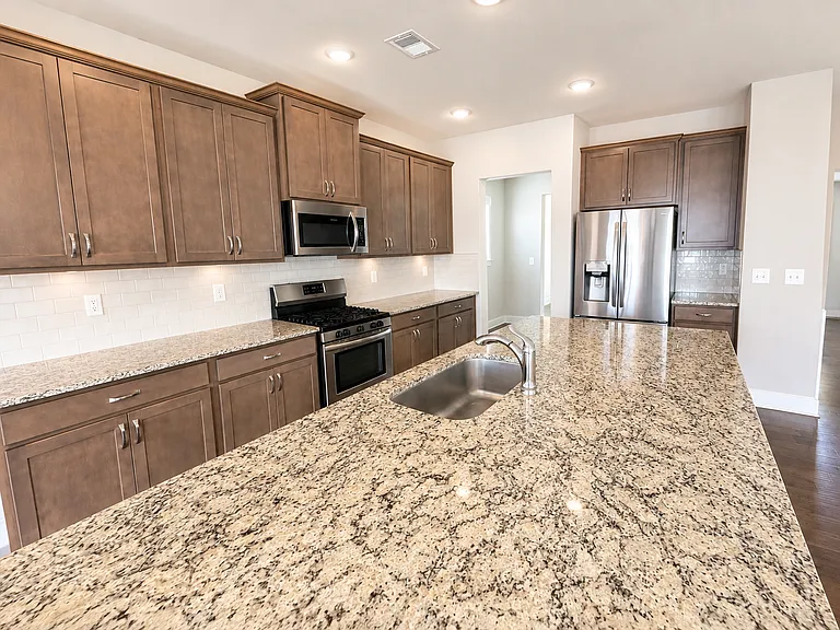 7565 Highborne Ln — Photo 5