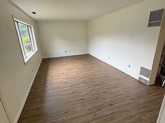 2nd image of 365 Weaverville Rd APT 2