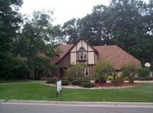 1459 Meadowbrook Ln, East Lansing, MI 48823