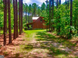 1114 N Riddle Rd, Sandersville, GA 31082