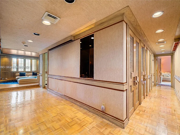 11111 Biscayne Blvd #227 — Photo 35