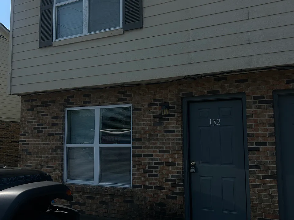 132 E Northfield Blvd #132