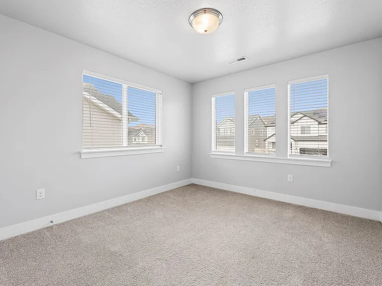 1583 W Quailhill Rd — Photo 25
