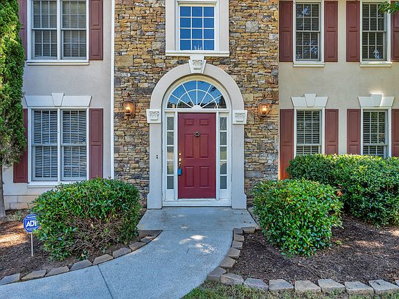 2nd image of 935 McKendree Park Ln