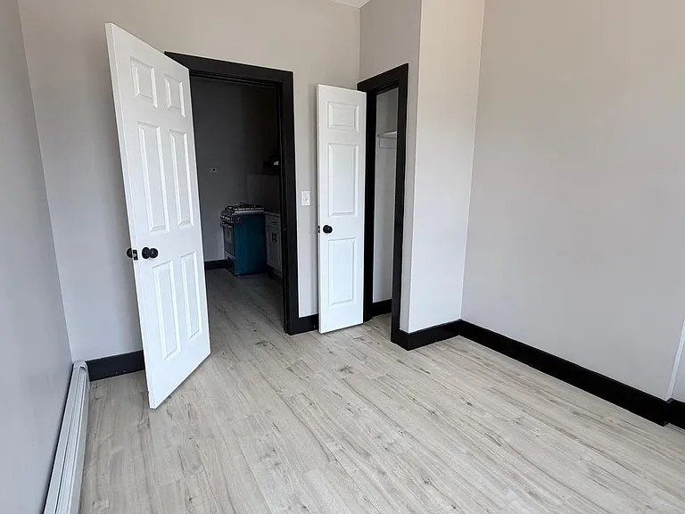 89 E 25th St #6E — Photo 5
