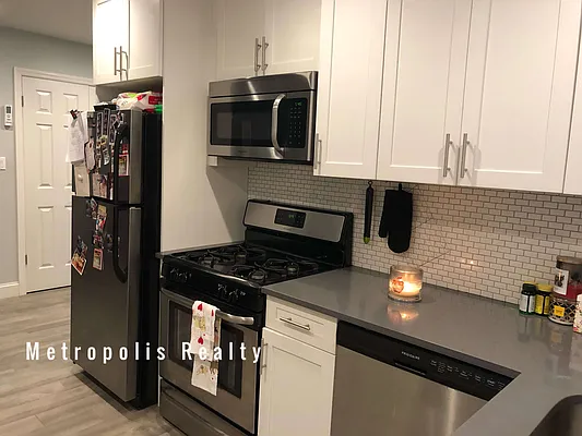 Rented by Metropolis International Realty Inc. | media 23