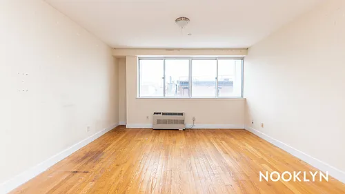 756 Myrtle Ave Photo 1