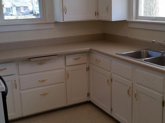 5th image of 1119 W Powers St