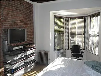 Rented by R New York