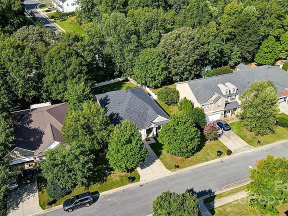 5th image of 1194 Madison Green Dr